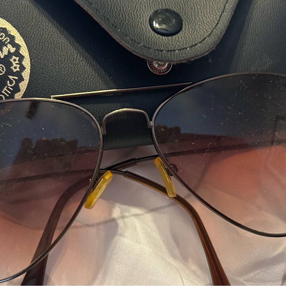 Ray-Ban Sunglasses - Picture 2 of 4